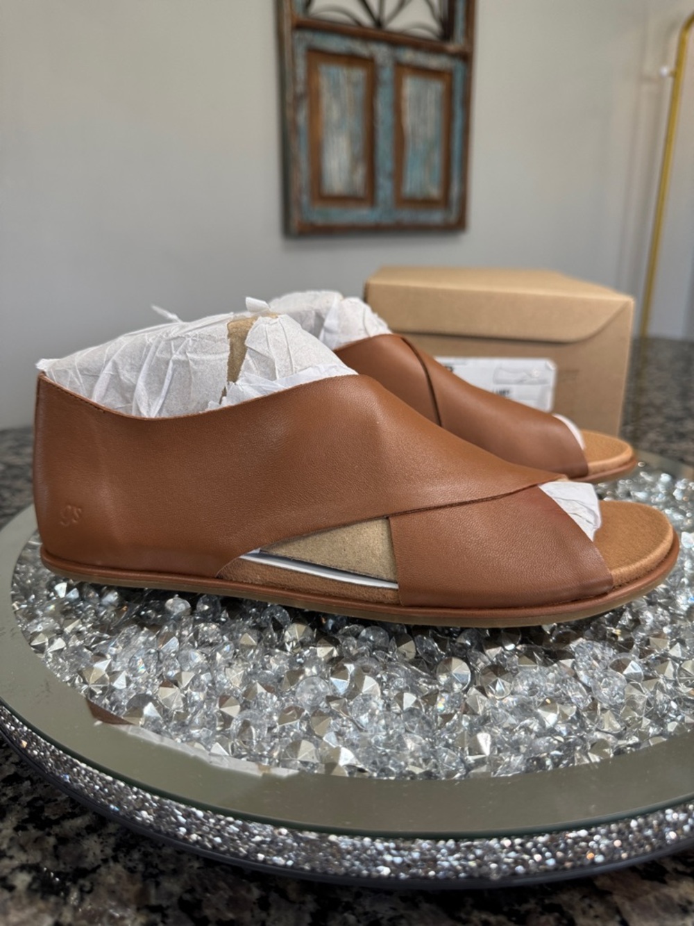 gentle souls Kenneth Cole Tan Leather Crossover Slip-On Mules NEW 9